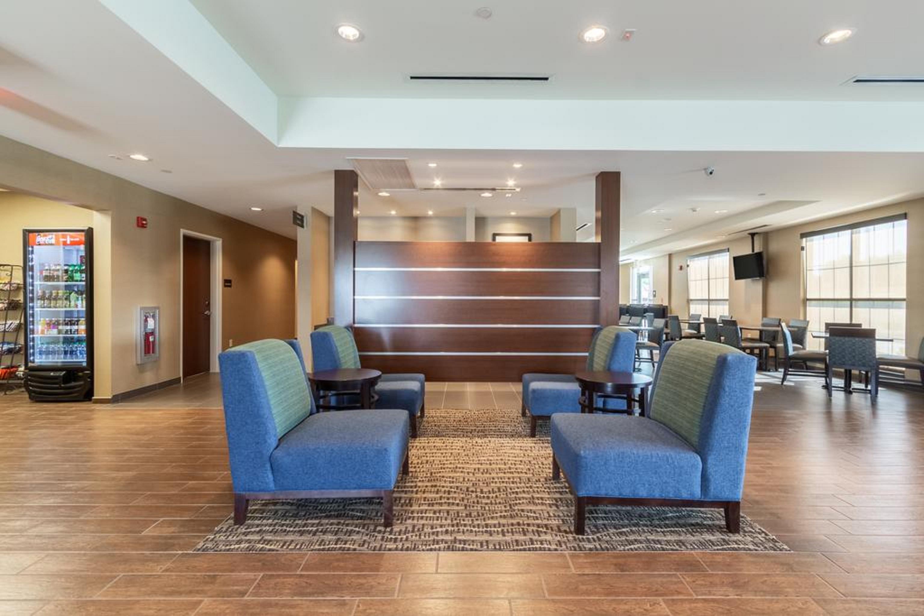Comfort Inn & Suites - Harrisburg Airport - Hershey South Middletown  Экстерьер фото