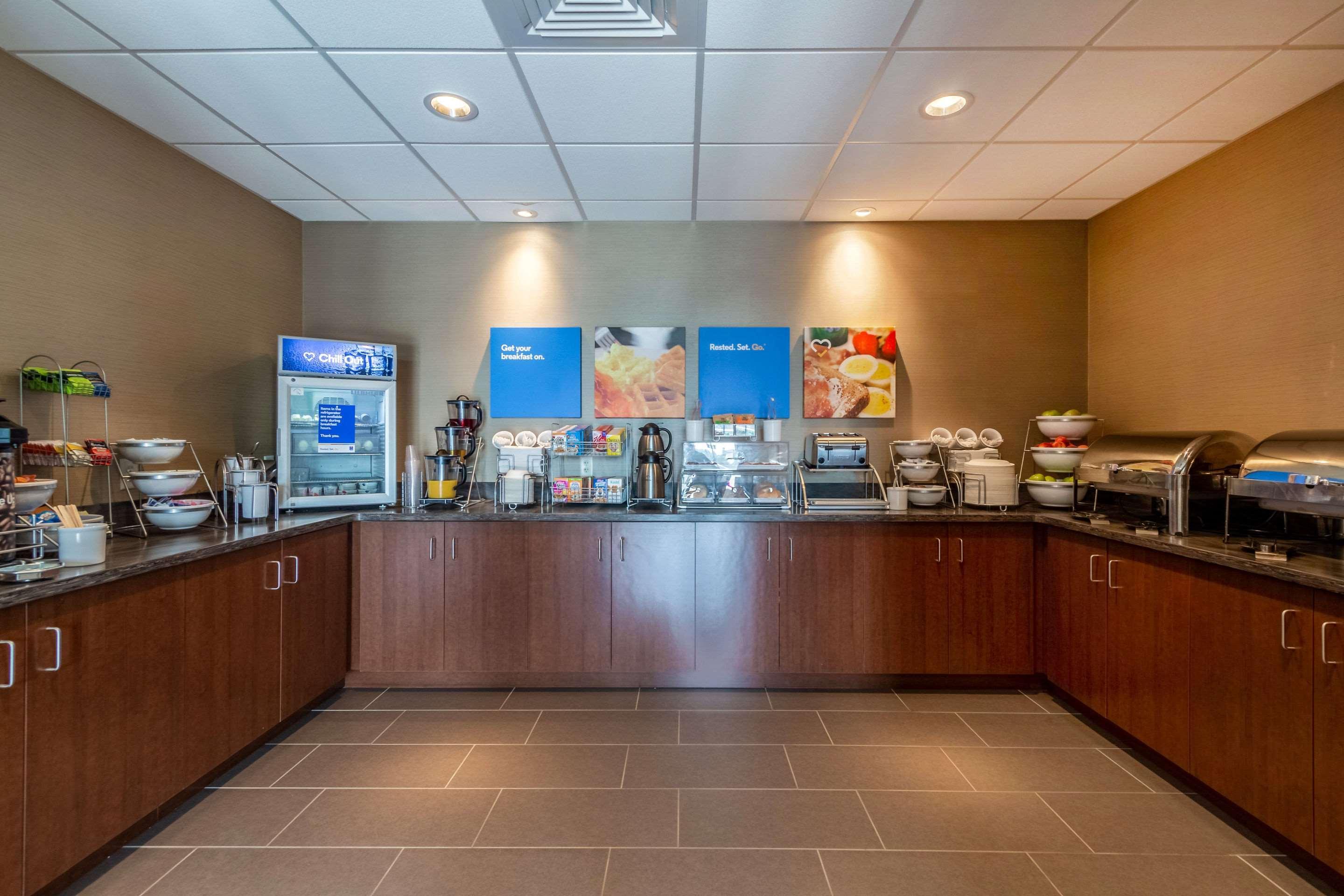 Comfort Inn & Suites - Harrisburg Airport - Hershey South Middletown  Экстерьер фото