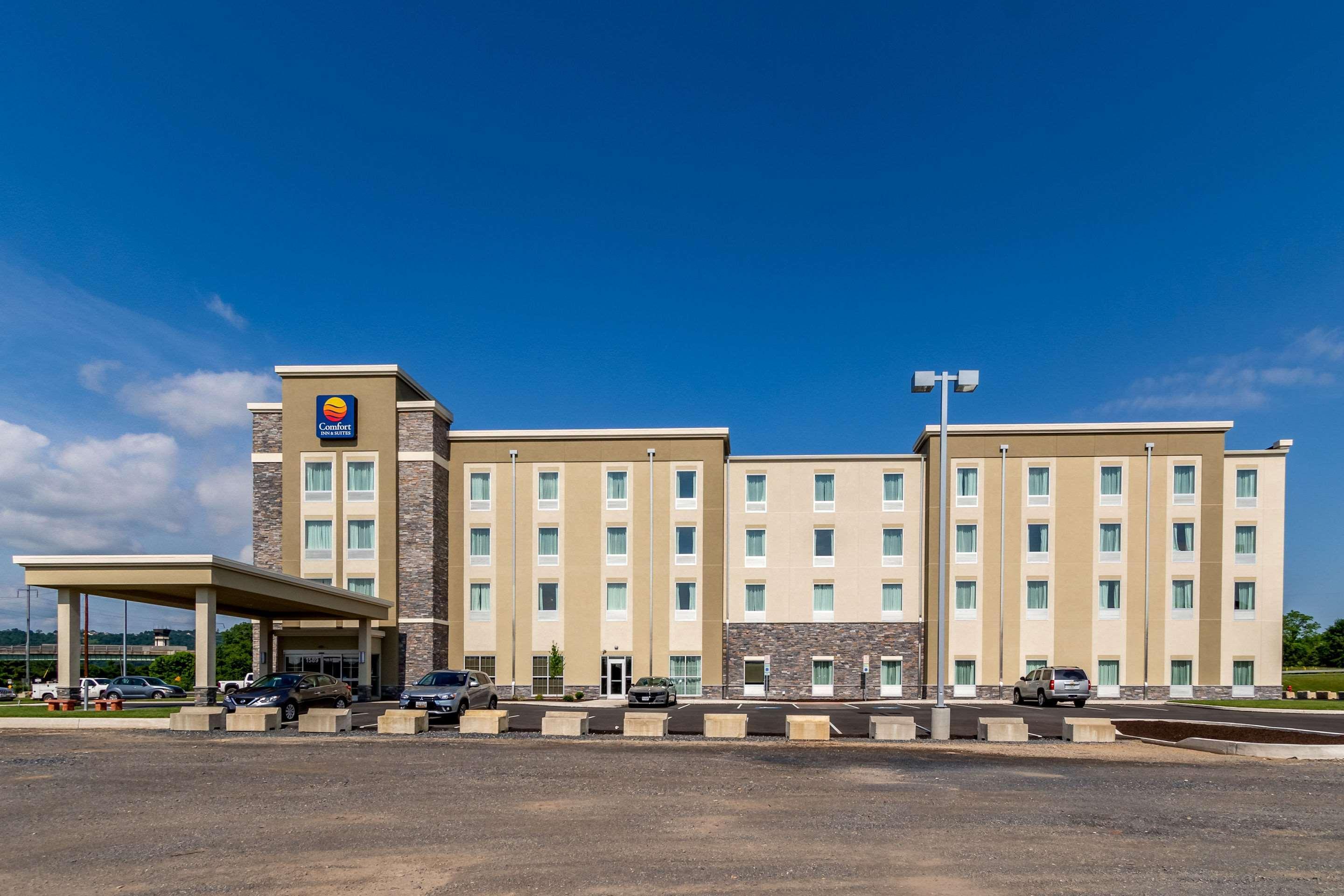 Comfort Inn & Suites - Harrisburg Airport - Hershey South Middletown  Экстерьер фото
