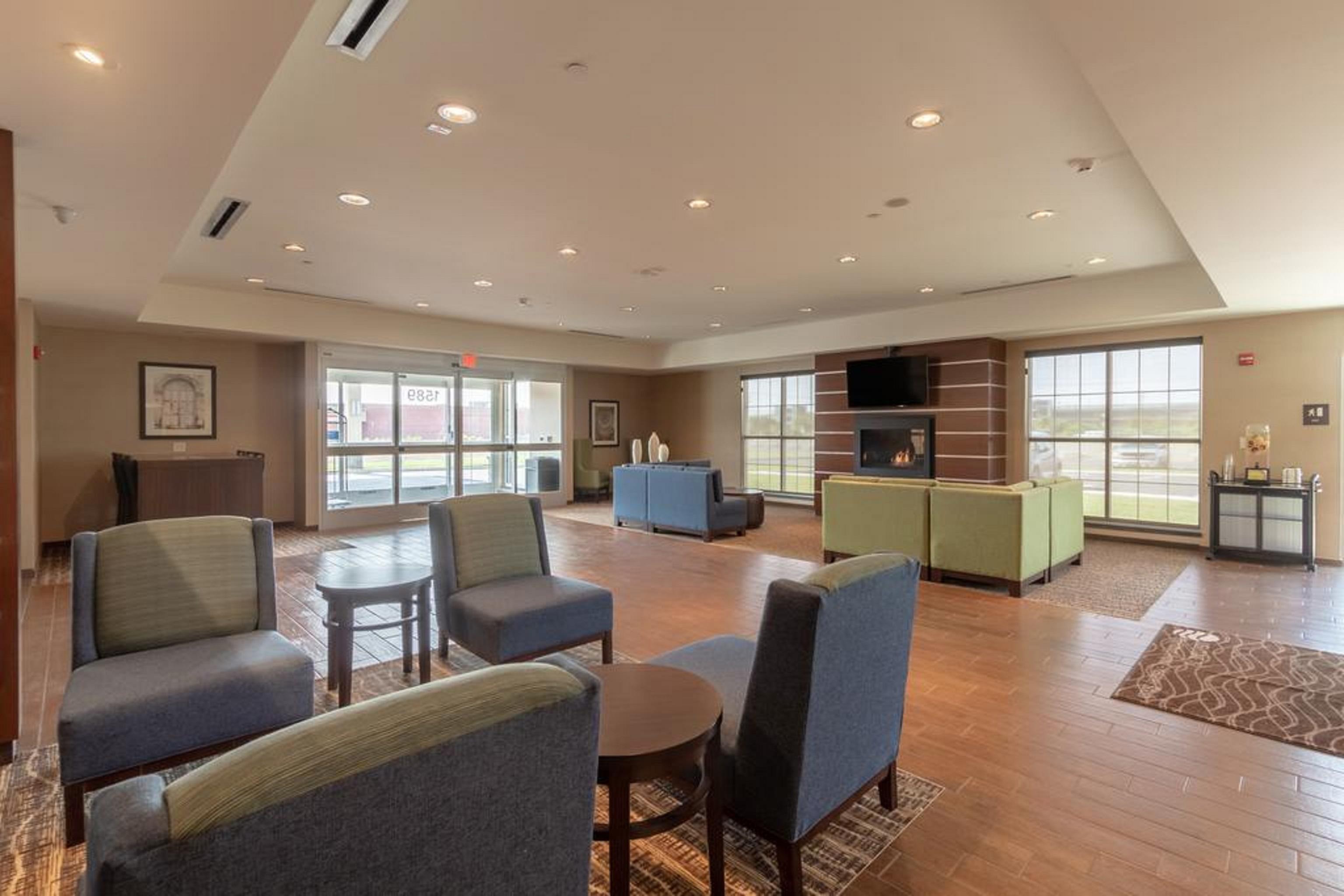 Comfort Inn & Suites - Harrisburg Airport - Hershey South Middletown  Экстерьер фото