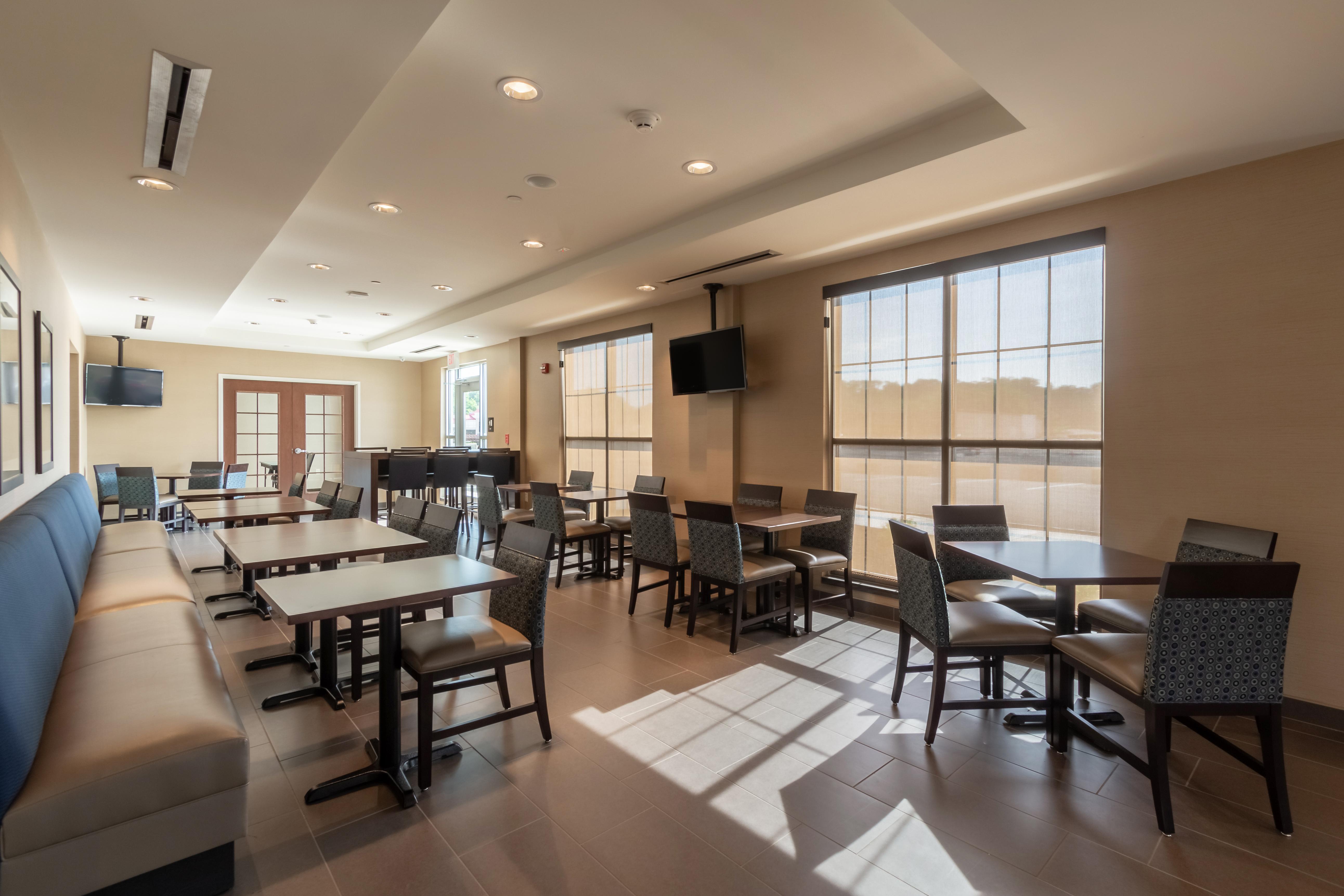Comfort Inn & Suites - Harrisburg Airport - Hershey South Middletown  Экстерьер фото